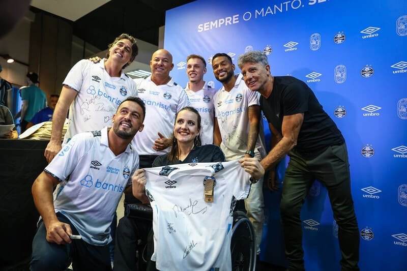 Grêmio apresenta nova camisa branca que homenageia o mate